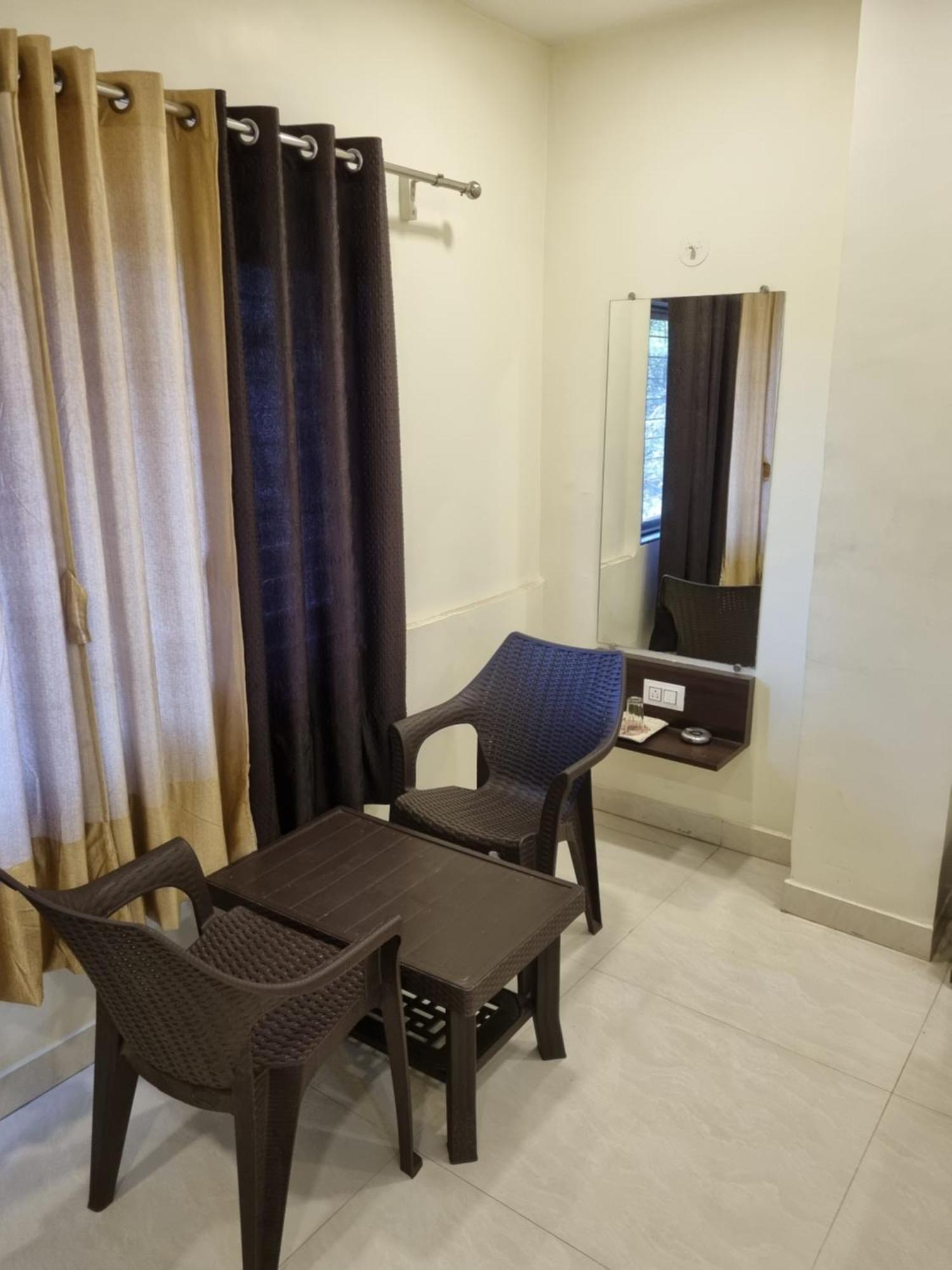 The Living Space Lonavala Exterior foto