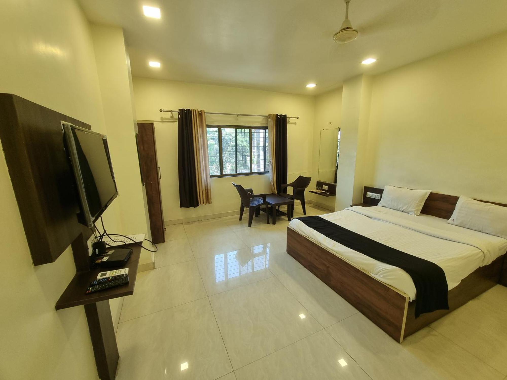 The Living Space Lonavala Exterior foto