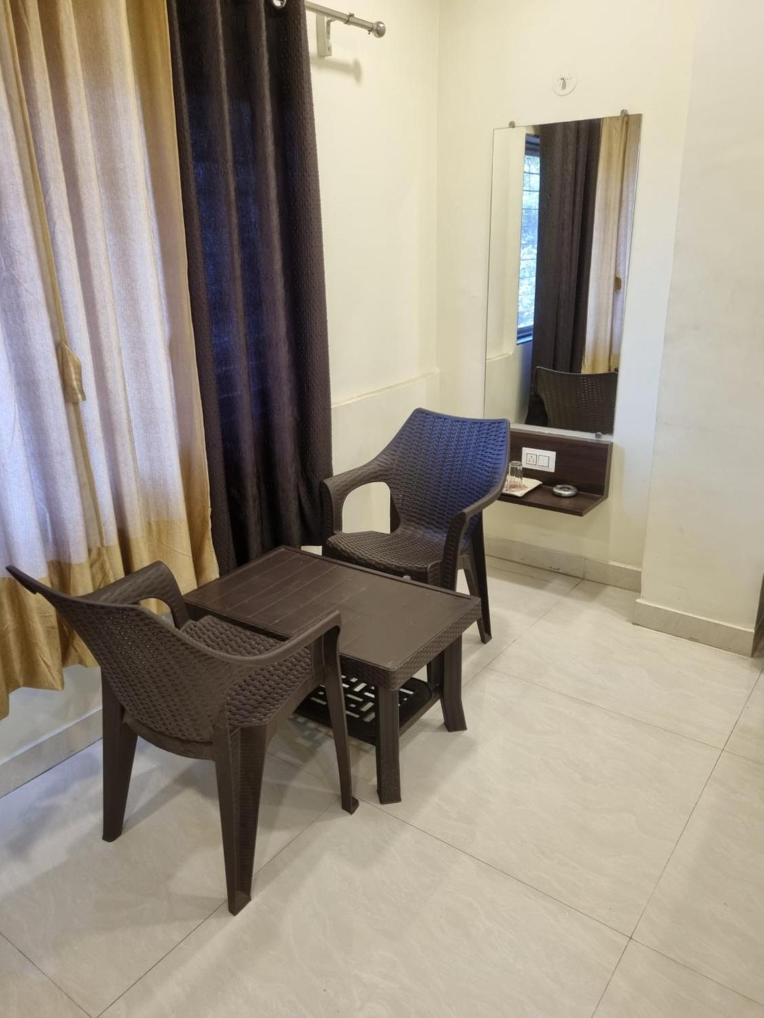The Living Space Lonavala Exterior foto
